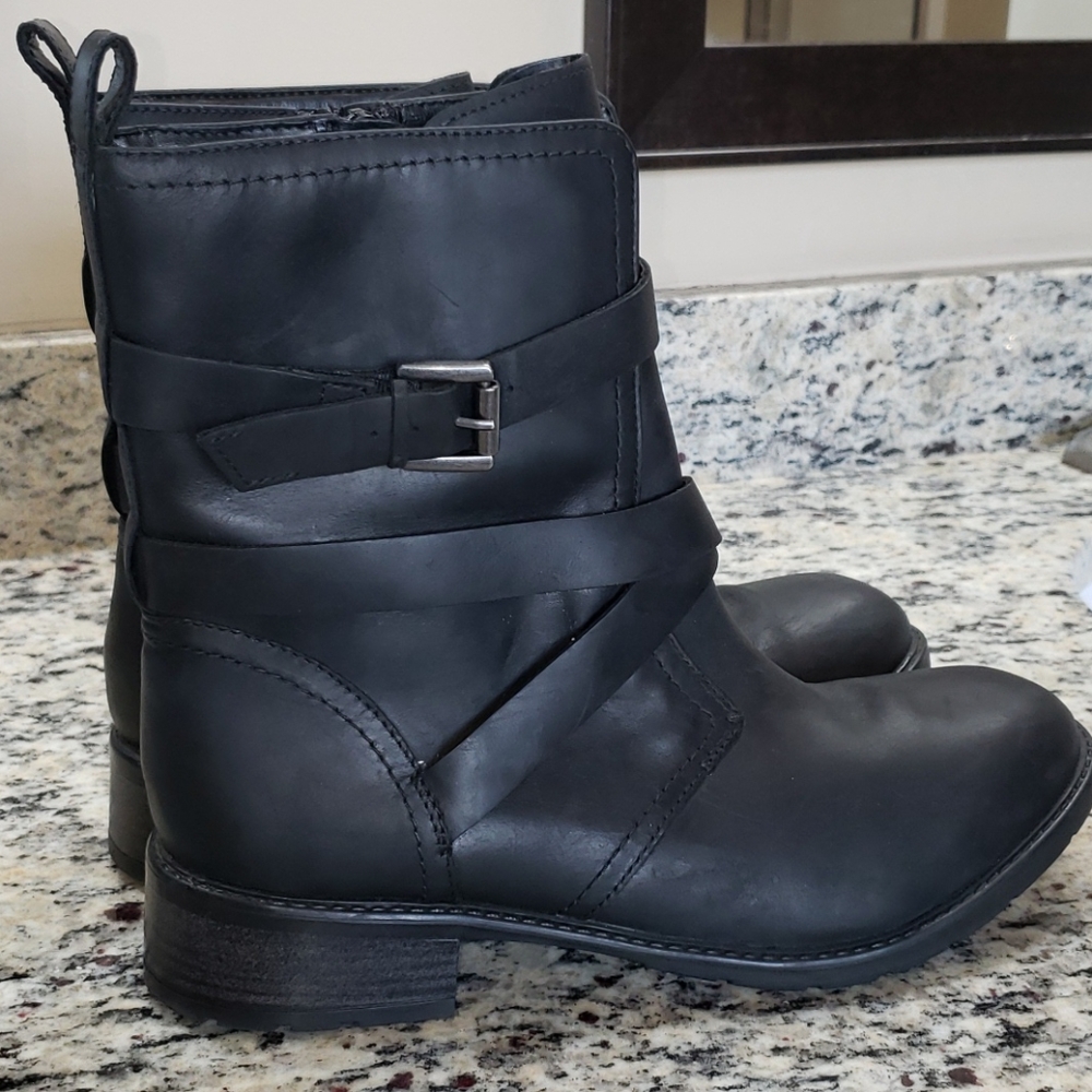 Clark's Artisan Leather Boots Size 10 Medium Width